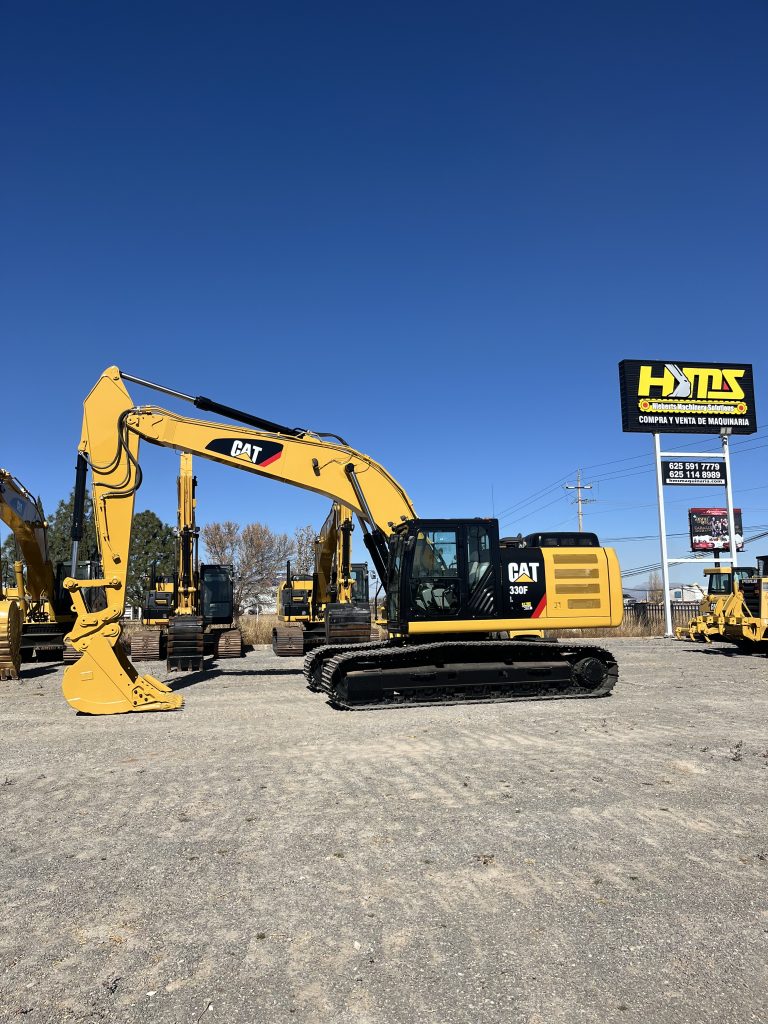Excavdora Caterpillar 330FL
